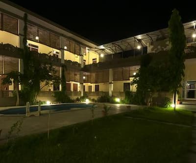 https://imgcld.yatra.com/ytimages/image/upload/t_hotel_yatra_city_desktop/v1438839097/Domestic Hotels/Hotels_Sawai Madhopur/RANTHAMBORE RESORT/Overview.jpg